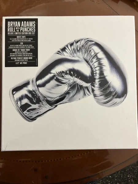 Roll With The Punches (Limited Deluxe Edition) (White Vinyl)