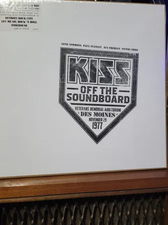Off The Soundboard Live in Des Moines November 29 1977