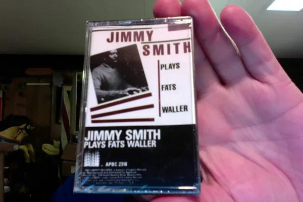 Plays Fats Waller