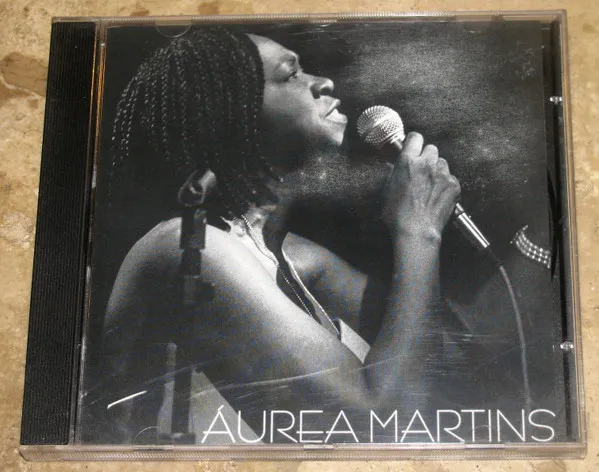 Áurea Martins