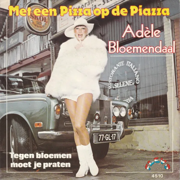Met Een Pizza Op De Piazza