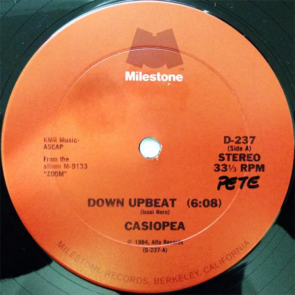 Down Upbeat / Zoom