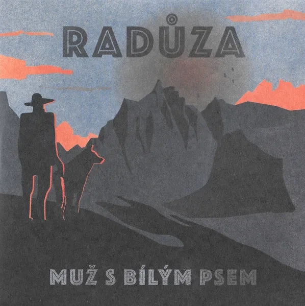 Muž s bílým psem