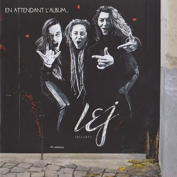 En Attendant L'Album...