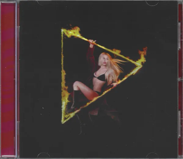Ava Max:  Don´t Click Play