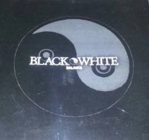 Black White : Balance