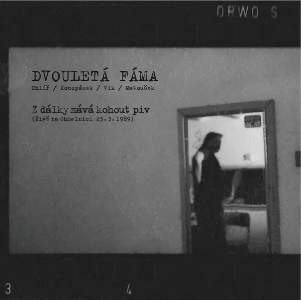 Z dálky mává kohout piv