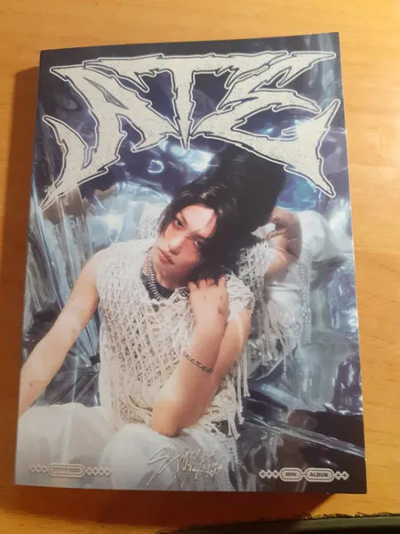 ATE (Accordion Ver.) (8 verschiedene Versionen, Auslieferung nach Zufallsprinzip)